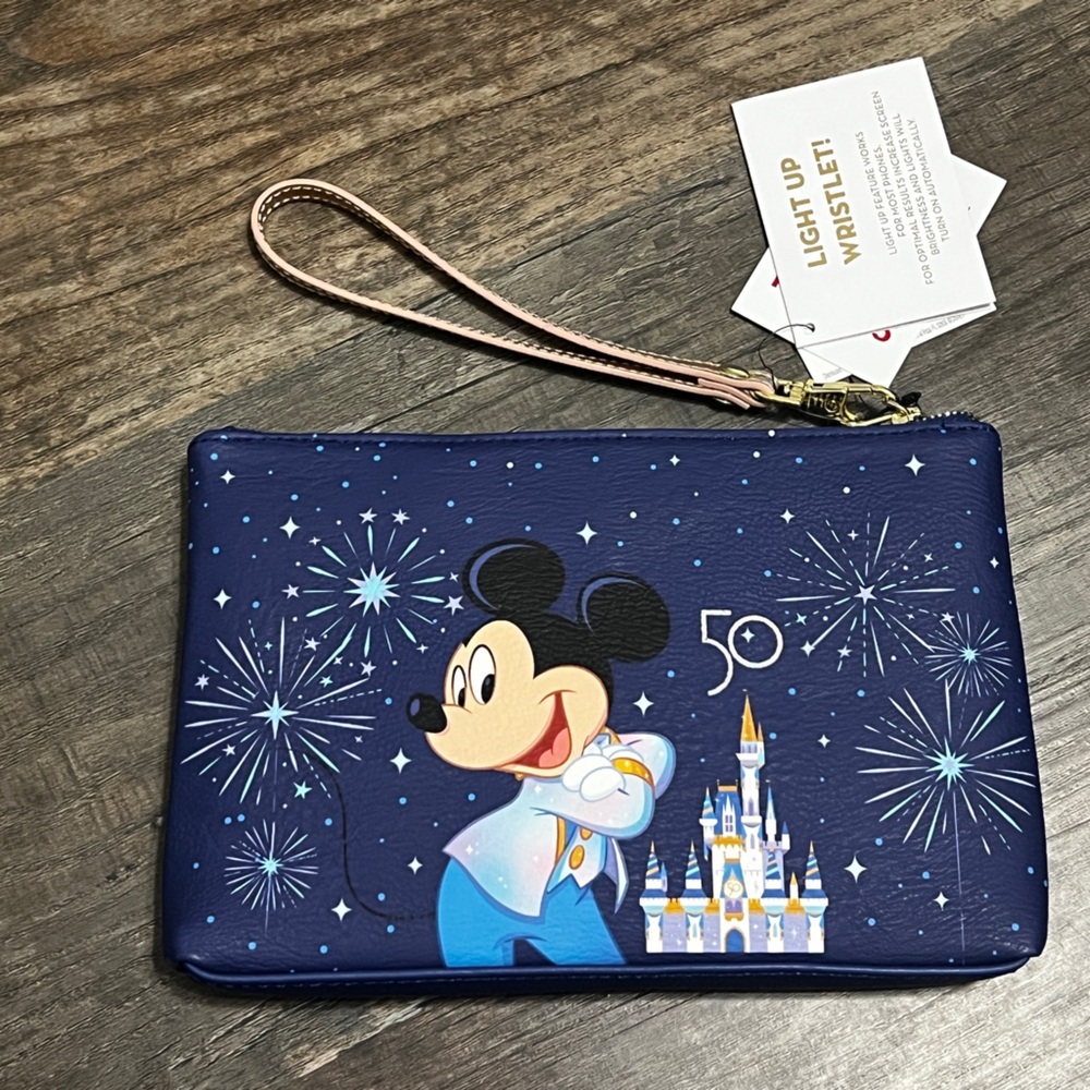NWT DISNEY 50TH ANNIVERSAY SIMULATED LEATHER LIGHT UP WRISTLET